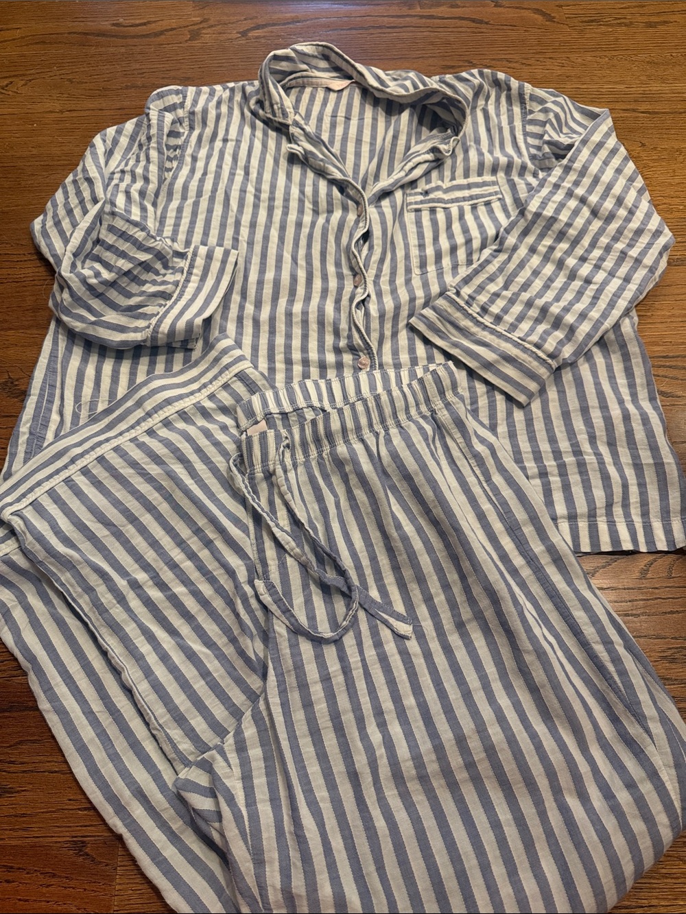 Victoria’s Secret cotton Blue and White Striped Pajama Set sz large